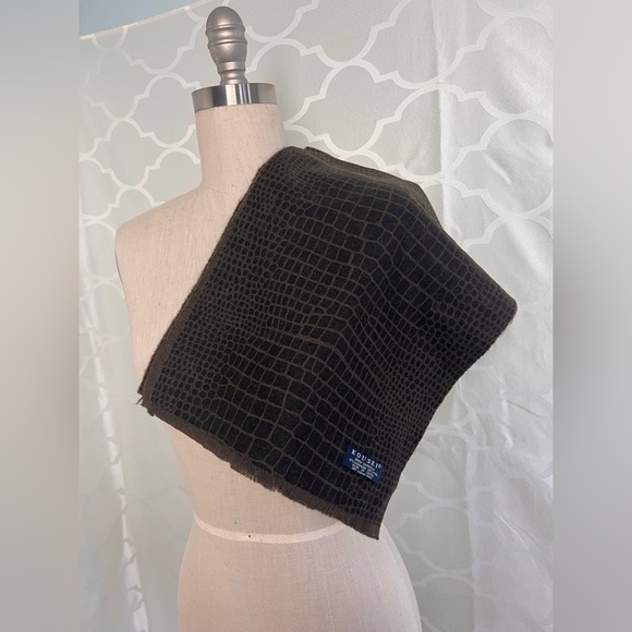 Inner Mongolia Kousei Cashmere 10% Wool 90% New! Scarf shawl Crocodile Print - Picture 5 of 13